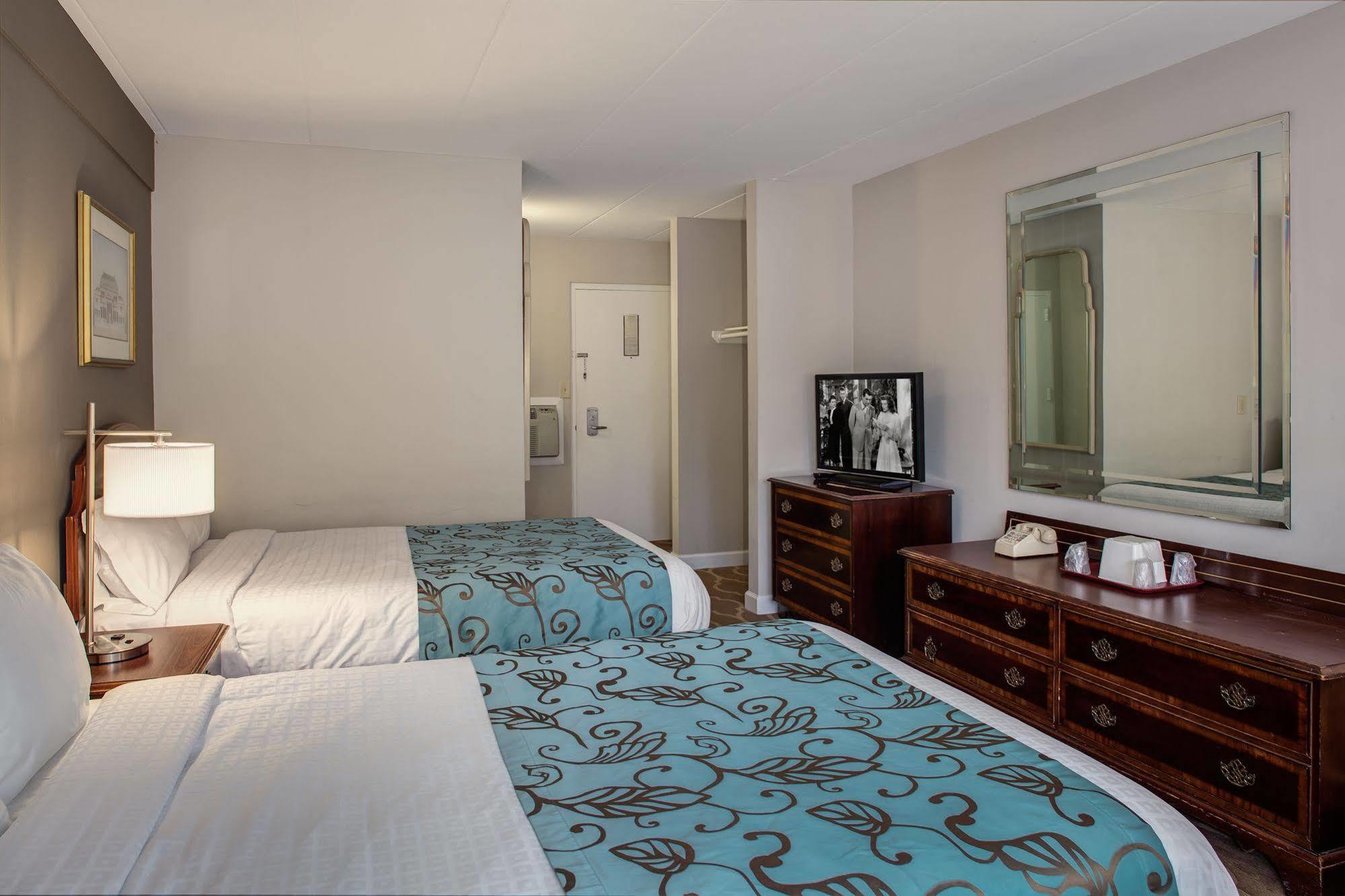 Americana Hotel Арлингтън Екстериор снимка