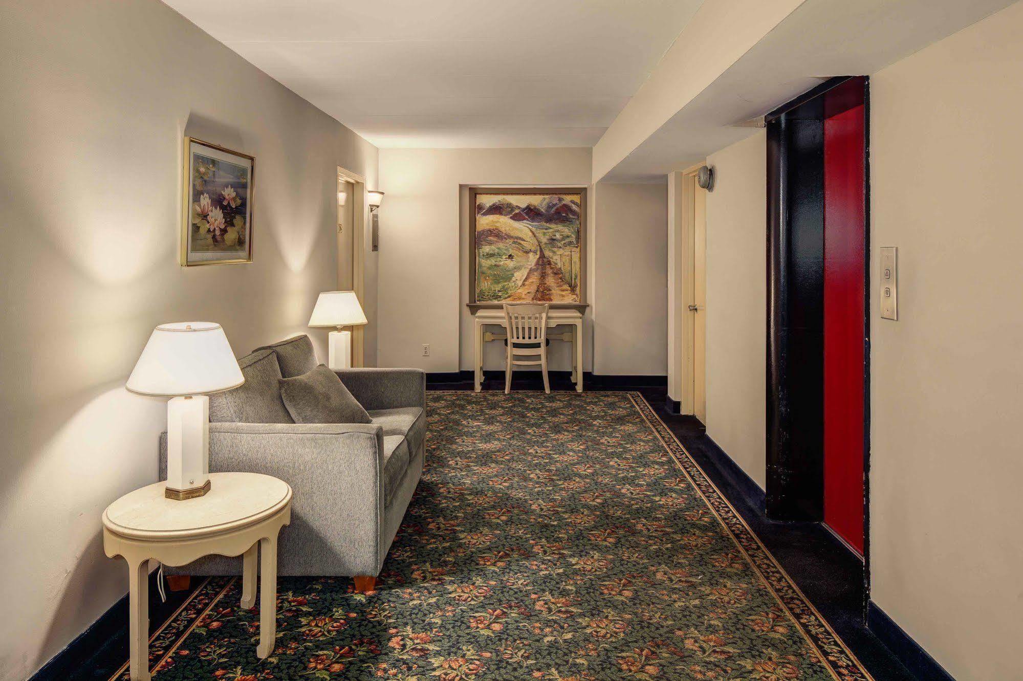Americana Hotel Арлингтън Екстериор снимка